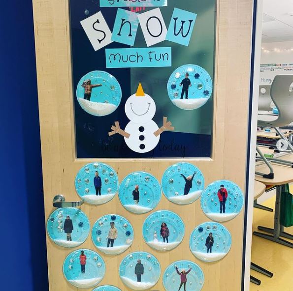Snow globe selfie Christmas decoration for a classroom door